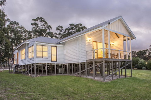 Buxton Thomas - Accommodation Fremantle 12
