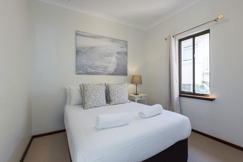 Cottesloe Sea Salt Abode - Executive Escapes - Accommodation Fremantle 9