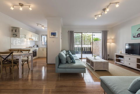 Cottesloe Sea Salt Abode - Executive Escapes - Accommodation Fremantle 0
