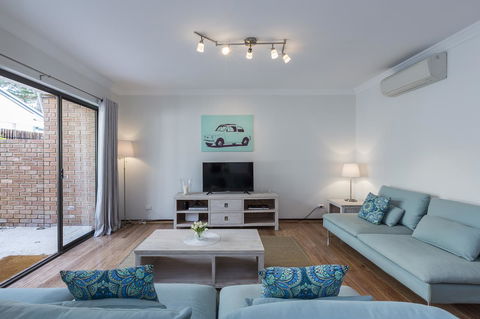 Cottesloe Sea Salt Abode - Executive Escapes - Accommodation Fremantle 3