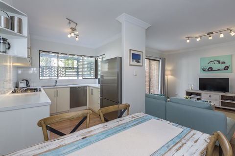 Cottesloe Sea Salt Abode - Executive Escapes - Accommodation Fremantle 7