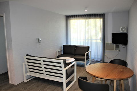 Atrium Hotel Mandurah - Accommodation Fremantle 4