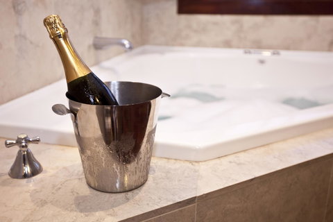 Caves House Hotel & Apartments Yallingup - Accommodation Fremantle 1