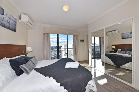 Inner Perth CBD 1X1 Apartment: 605451 - Accommodation Fremantle 1