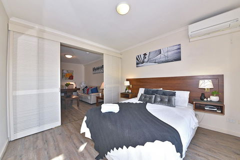 Inner Perth CBD 1X1 Apartment: 605451 - Accommodation Fremantle 2