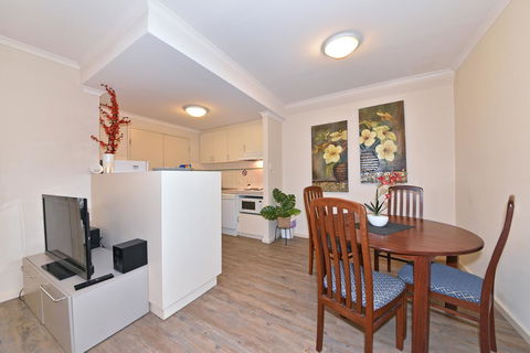 Inner Perth CBD 1X1 Apartment: 605451 - Accommodation Fremantle 8