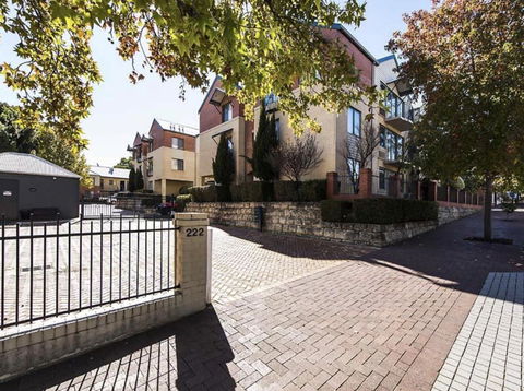 Subiaco Village 18 - Accommodation Fremantle 20
