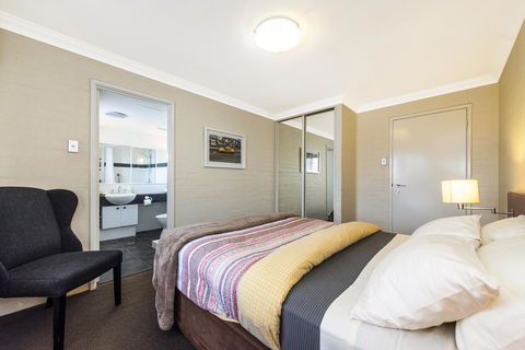 Subiaco Village 18 - Accommodation Fremantle 13