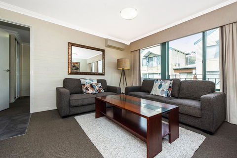 Subiaco Village 18 - Accommodation Fremantle 3