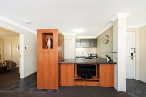 Subiaco Village 18 - Accommodation Fremantle 7