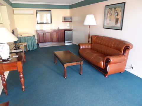 Clifton Motel & Grittleton Lodge - Accommodation Fremantle 25