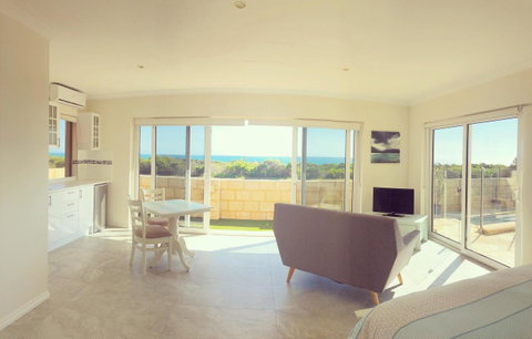 Ocean Reef Vista - Accommodation Fremantle 9
