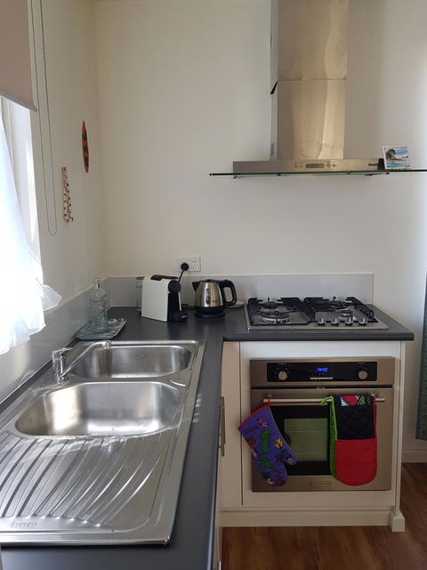 While Away Holiday Accommodation - Accommodation Fremantle 6