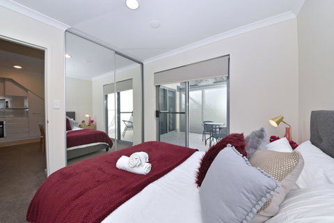 Short Stay Apartment In Perth City 1703 - Accommodation Fremantle 1