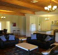 Burton Farmhouse - Accommodation Fremantle