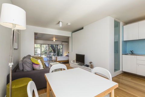 Cottesloe Tree Top Studio - Executive Escapes - Accommodation Fremantle 1