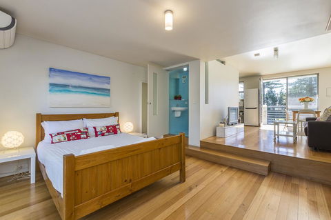 Cottesloe Tree Top Studio - Executive Escapes - Accommodation Fremantle 0