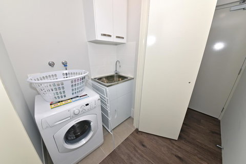 Modern Apartment Redcliffe Near Perth Airport: 0126 - Accommodation Fremantle 25