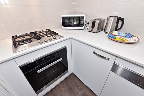 Modern Apartment Redcliffe Near Perth Airport: 0126 - Accommodation Fremantle 20