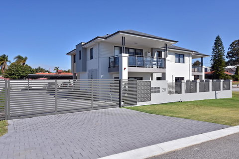 Modern Apartment Redcliffe Near Perth Airport: 0126 - Accommodation Fremantle 43