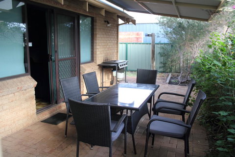 Kestrel Chalets - Accommodation Fremantle 11