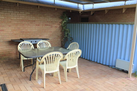 Kestrel Chalets - Accommodation Fremantle 23