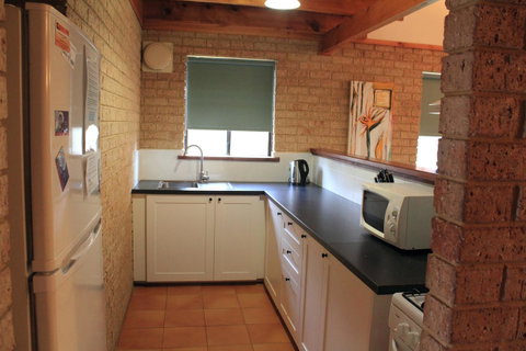 Kestrel Chalets - Accommodation Fremantle 10