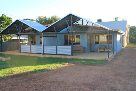 Kestrel Chalets - Accommodation Fremantle 14