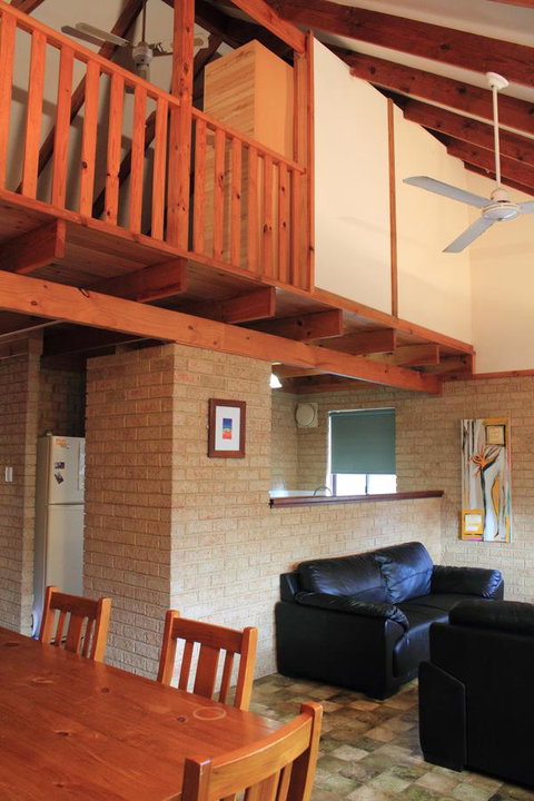 Kestrel Chalets - Accommodation Fremantle 16
