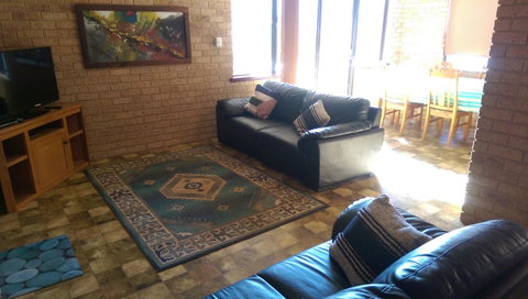 Kestrel Chalets - Accommodation Fremantle 6