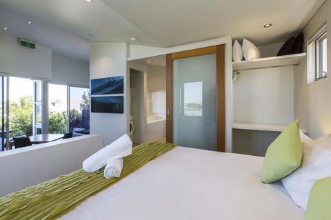 Aquatic Visions - Accommodation Fremantle 2