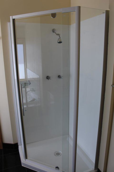 Tullah Lakeside Lodge - Accommodation Fremantle 4