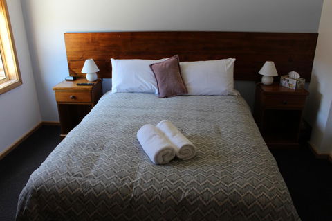 Tullah Lakeside Lodge - Accommodation Fremantle 2