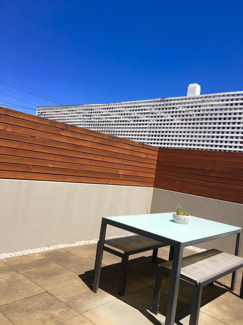 Sandy Bay Studio Apartment - Accommodation Fremantle 12