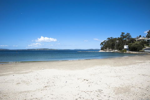 On The Beach Waterfront Apartment - Accommodation Fremantle 16