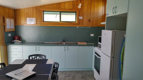 Bicheno Cabin Park - Accommodation Fremantle 23