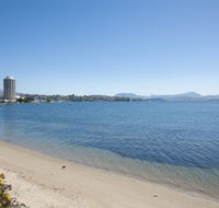 Sandy Bay Waterfront Home - Accommodation Fremantle