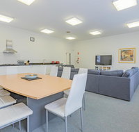4 Bedroom House - Hobart CBD - Free Parking - Accommodation Fremantle