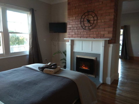 The Station House - Accommodation Fremantle 7