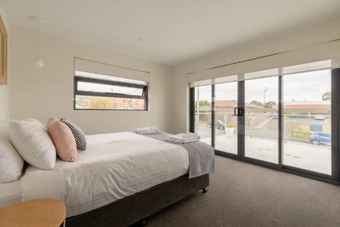 Kangaroo Bay Apartments - Accommodation Fremantle 28