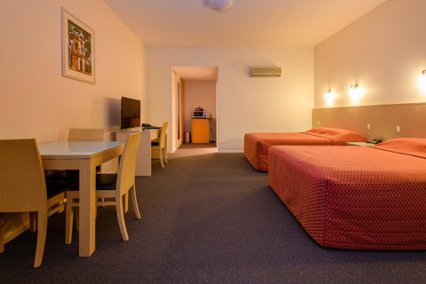 Mayfair Plaza Motel And Apartments - Accommodation Fremantle 6