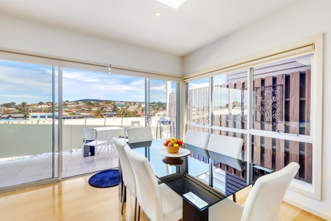 Bellerive Marina View Apartments NO 27 - Accommodation Fremantle 1