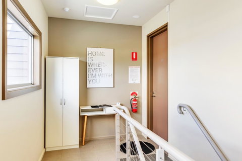 Bellerive Marina View Apartments NO 27 - Accommodation Fremantle 18