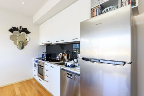 Bellerive Marina View Apartments NO 27 - Accommodation Fremantle 14