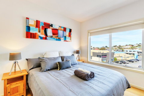 Bellerive Marina View Apartments NO 27 - Accommodation Fremantle 4