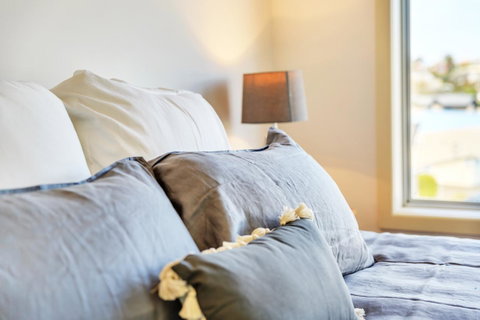 Bellerive Marina View Apartments NO 27 - Accommodation Fremantle 6
