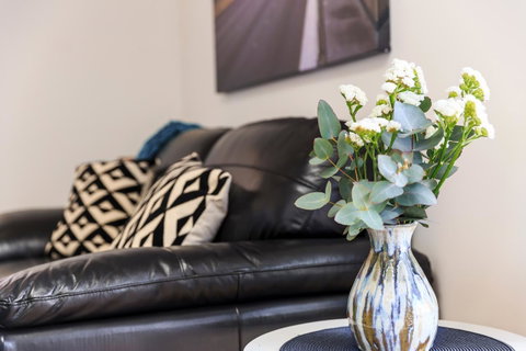 Bellerive Marina View Apartments NO 27 - Accommodation Fremantle 7