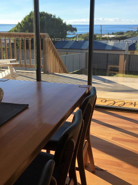 Beach House XIV - Accommodation Fremantle 2