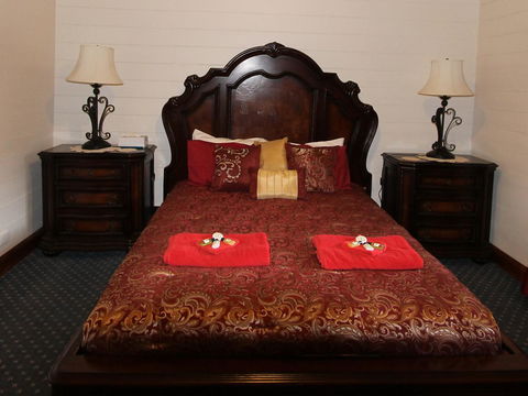 Kerrellie Cottages 2, 4 & 8 Reid Street - Accommodation Fremantle 4