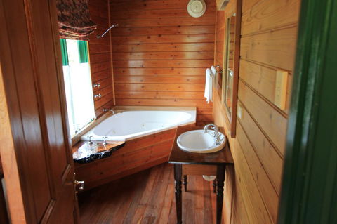 Kerrellie Cottages 2, 4 & 8 Reid Street - Accommodation Fremantle 17